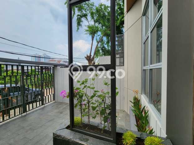 Rumah Luas Asri 4 KT Siap Huni di Meruya Jakarta Barat Rumah Luas Asri 4 KT Siap Huni di Meruya Jakarta Barat