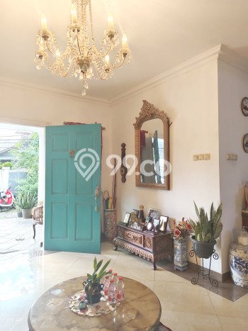 Rumah Eksklusif Siap Huni LT 628m2 di Kebon Jeruk, Jakarta Barat Rumah Eksklusif Siap Huni LT 628m2 di Kebon Jeruk, Jakarta Barat