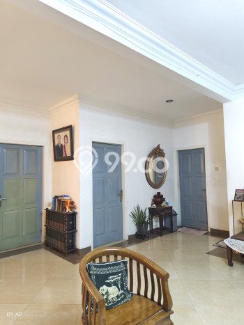 Rumah Eksklusif Siap Huni LT 628m2 di Kebon Jeruk, Jakarta Barat Rumah Eksklusif Siap Huni LT 628m2 di Kebon Jeruk, Jakarta Barat