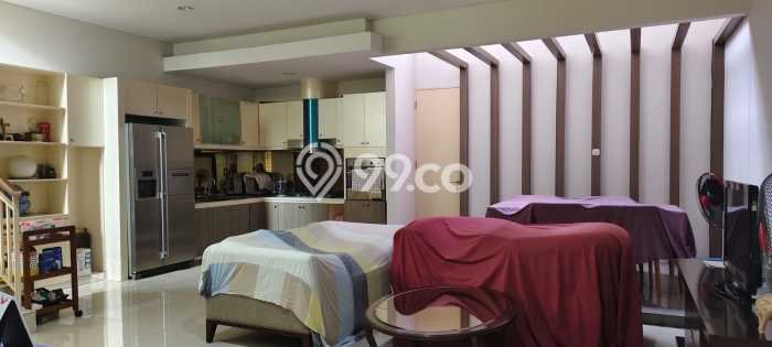 Rumah Mewah Siap Huni LT 126m2 di Kembangan, Jakarta Barat Rumah Mewah Siap Huni LT 126m2 di Kembangan, Jakarta Barat