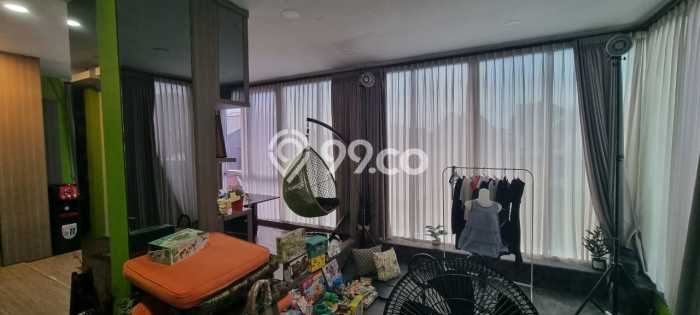 Jual Rumah Mewah Megah Dengan View Eksklusif di Semanan, Jakarta Barat Jual Rumah Mewah Megah Dengan View Eksklusif di Semanan, Jakarta Barat
