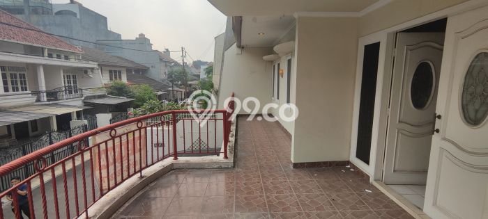 Rumah Elit Modern Siap Huni di Puri Indah Jakarta Barat Rumah Elit Modern Siap Huni di Puri Indah Jakarta Barat