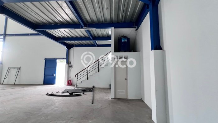 AREA PROSPEKTIF! Gudang Kawasan , Luas 480m2m², Pusat Perdagangan AREA PROSPEKTIF! Gudang Kawasan , Luas 480m2m², Pusat Perdagangan