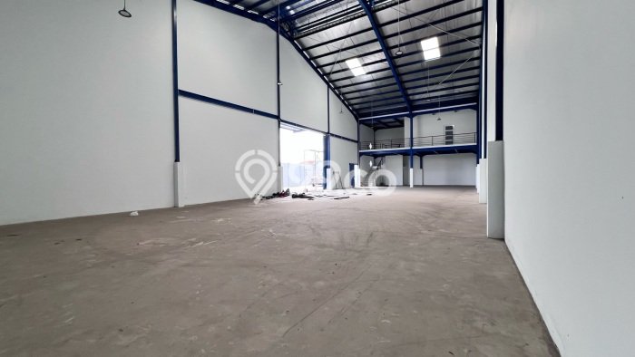 AREA PROSPEKTIF! Gudang Kawasan , Luas 480m2m², Pusat Perdagangan AREA PROSPEKTIF! Gudang Kawasan , Luas 480m2m², Pusat Perdagangan
