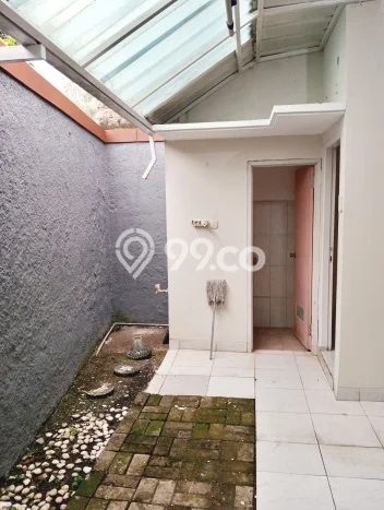 Lokasi terbaik! Rumah siap pakai disewakan di Jagakarsa LB 90m2 Lokasi terbaik! Rumah siap pakai disewakan di Jagakarsa LB 90m2