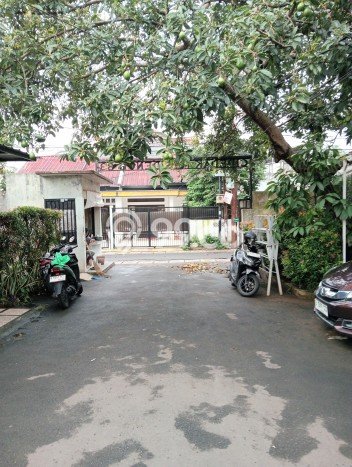 Lokasi terbaik! Rumah siap pakai disewakan di Jagakarsa LB 90m2 Lokasi terbaik! Rumah siap pakai disewakan di Jagakarsa LB 90m2