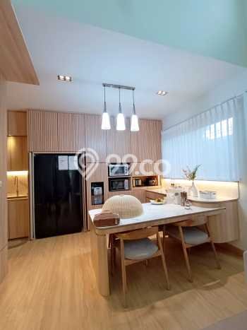Jual Rumah Luas Megah Dengan View Cantik di Pondok Kelapa, Jakarta Timur Jual Rumah Luas Megah Dengan View Cantik di Pondok Kelapa, Jakarta Timur