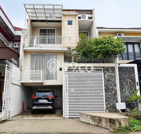 Rumah Mewah LB 300m2 Siap Pakai Desain Elegan di Pondok Kelapa, Jakarta Timur Rumah Mewah LB 300m2 Siap Pakai Desain Elegan di Pondok Kelapa, Jakarta Timur