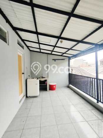 Ready to Use! Premium House LT 208m2 Desain Modern di Pondok Kelapa Ready to Use! Premium House LT 208m2 Desain Modern di Pondok Kelapa
