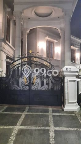 Rumah Elit Modern Tanpa Renovasi di Rawamangun Jakarta Timur Rumah Elit Modern Tanpa Renovasi di Rawamangun Jakarta Timur