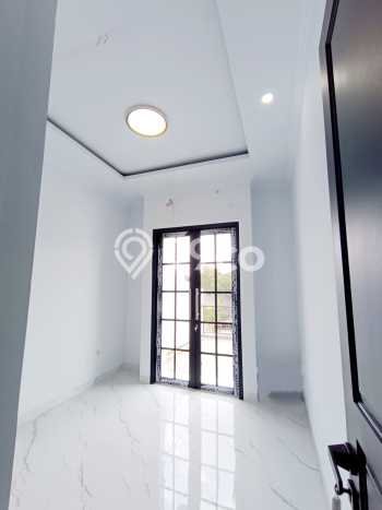 Ready to Use! Premium House LT 114m2 Desain Modern di Pondok Kelapa Ready to Use! Premium House LT 114m2 Desain Modern di Pondok Kelapa