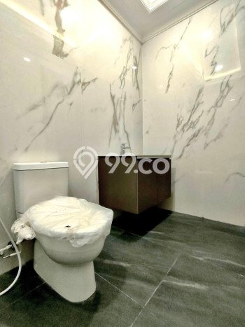 Ready to Use! Premium House LT 80m2 Desain Elegan di Mampang Ready to Use! Premium House LT 80m2 Desain Elegan di Mampang