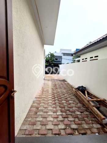 Jual Rumah Luas Megah Dengan View Eksklusif di Pondok Kelapa, Jakarta Timur Jual Rumah Luas Megah Dengan View Eksklusif di Pondok Kelapa, Jakarta Timur