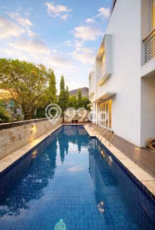 Jual Rumah Luas Megah Dengan View Cantik di Pondok Kelapa, Jakarta Timur Jual Rumah Luas Megah Dengan View Cantik di Pondok Kelapa, Jakarta Timur