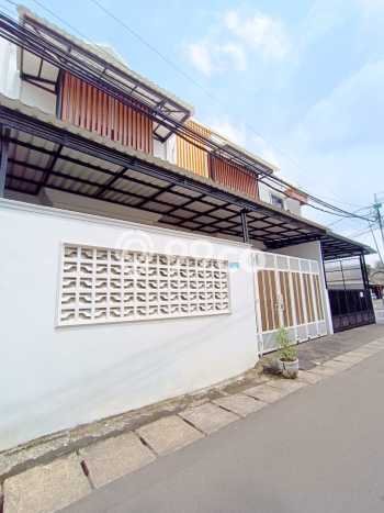 Rumah Luxury Modern Tanpa Renovasi di Rawamangun Jakarta Timur Rumah Luxury Modern Tanpa Renovasi di Rawamangun Jakarta Timur