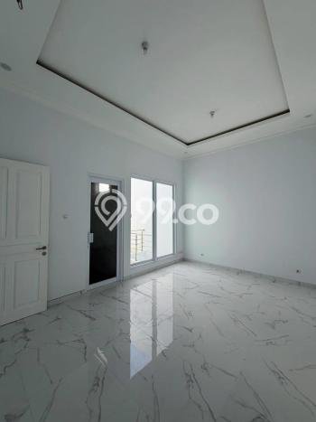 Rumah Modern 4 KT di Citraland Surabaya Unfurnished Rumah Modern 4 KT di Citraland Surabaya Unfurnished
