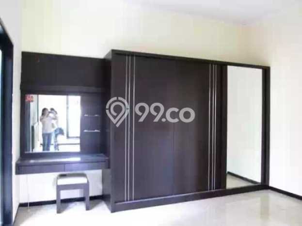 Rumah Mewah LB 350m2 Siap Pakai Desain Elegan di Citraland, Surabaya Rumah Mewah LB 350m2 Siap Pakai Desain Elegan di Citraland, Surabaya