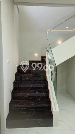 Jual Rumah Luas Elegan Dengan View Cantik di Citraland, Surabaya Jual Rumah Luas Elegan Dengan View Cantik di Citraland, Surabaya