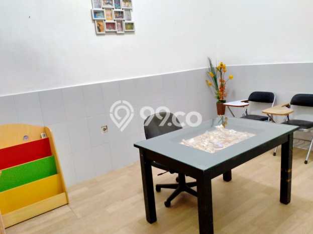 Hunian Cantik Modern Lb 150m2 di Rungkut, Surabaya Hunian Cantik Modern Lb 150m2 di Rungkut, Surabaya