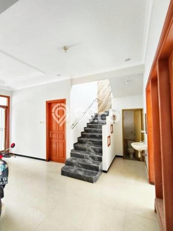 PREMIUM LIVING! Rumah kawasan Sawahan, 4 KM, Area Berkembang, Luas 180m2m² Bangunan 255m2m² PREMIUM LIVING! Rumah kawasan Sawahan, 4 KM, Area Berkembang, Luas 180m2m² Bangunan 255m2m²