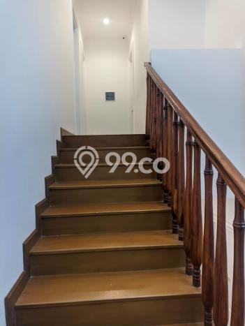 Rumah Elit Modern Tanpa Renovasi di Graha Surabaya Rumah Elit Modern Tanpa Renovasi di Graha Surabaya