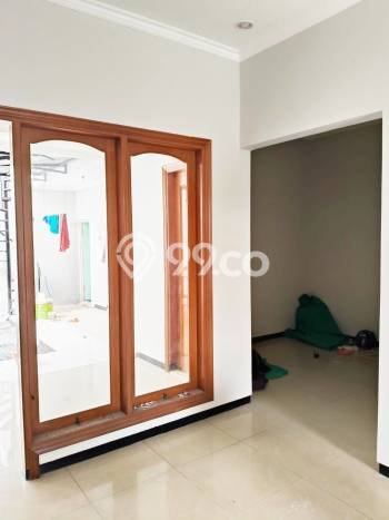 PREMIUM LIVING! Rumah kawasan Sawahan, 4 KM, Area Berkembang, Luas 180m2m² Bangunan 255m2m² PREMIUM LIVING! Rumah kawasan Sawahan, 4 KM, Area Berkembang, Luas 180m2m² Bangunan 255m2m²