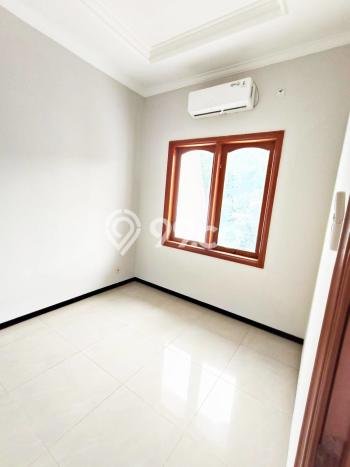 PREMIUM LIVING! Rumah kawasan Sawahan, 4 KM, Area Berkembang, Luas 180m2m² Bangunan 255m2m² PREMIUM LIVING! Rumah kawasan Sawahan, 4 KM, Area Berkembang, Luas 180m2m² Bangunan 255m2m²