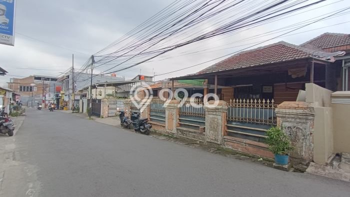 Rumah Mewah LB 350m2 Siap Pakai Desain Elegan di Jatiwaringin, Bekasi Rumah Mewah LB 350m2 Siap Pakai Desain Elegan di Jatiwaringin, Bekasi