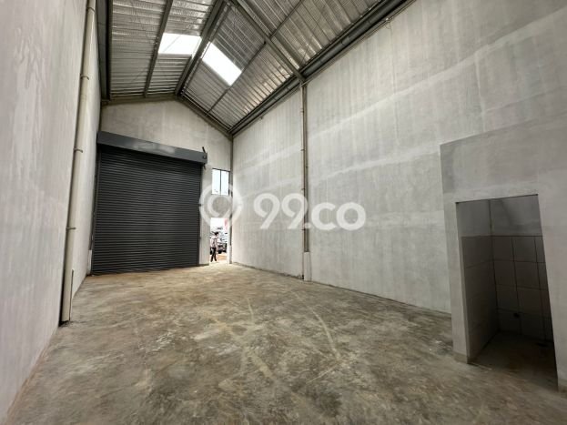 Gudang Dijual di Serpong Tangerang Selatan dengan Luas Bangunan 72m2 Gudang Dijual di Serpong Tangerang Selatan dengan Luas Bangunan 72m2
