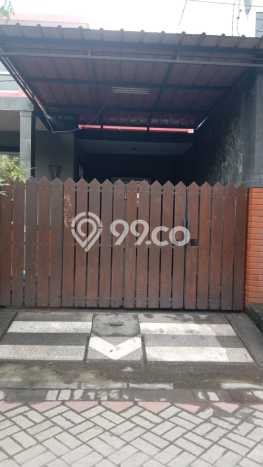 Rumah Modern Cantik 5 Kamar Siap Huni di Tenggilis Mejoyo Rumah Modern Cantik 5 Kamar Siap Huni di Tenggilis Mejoyo