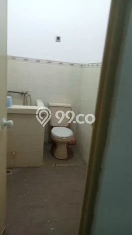 Jarang Ada! Rumah Kontrakan 4 Kamar Nyaman Siap Huni Ketintang Jarang Ada! Rumah Kontrakan 4 Kamar Nyaman Siap Huni Ketintang