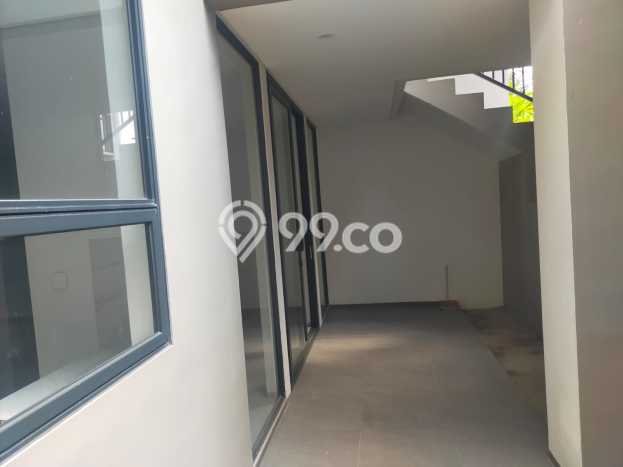 Siap Huni Rumah Mewah 4 Kamar di Setra Duta Dekat ke Mana Saja Siap Huni Rumah Mewah 4 Kamar di Setra Duta Dekat ke Mana Saja