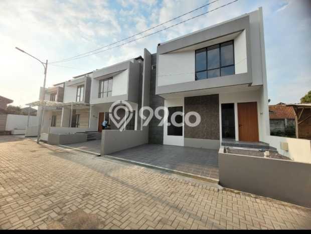 Rumah Luas Asri 3 KT Siap Huni di Sarijadi Bandung Rumah Luas Asri 3 KT Siap Huni di Sarijadi Bandung