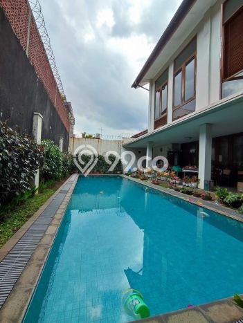 Ready to Use! Luxury House LT 957m2 Desain Modern di Lebak Bulus Ready to Use! Luxury House LT 957m2 Desain Modern di Lebak Bulus