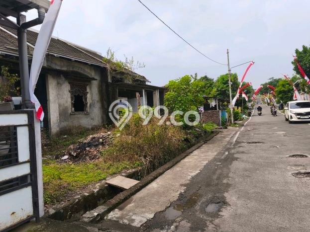 Tanah Dijual Lokasi Strategis di Semarang dengan Luas 300m2 Tanah Dijual Lokasi Strategis di Semarang dengan Luas 300m2