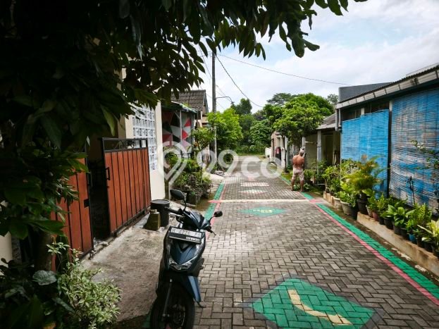 Rumah Lingkungan Asri di Mijen, Semarang, LT 96m2m² Bangunan 144m2m² Rumah Lingkungan Asri di Mijen, Semarang, LT 96m2m² Bangunan 144m2m²