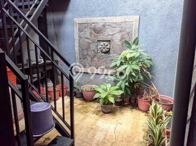 Ruko Disewa di Banyumanik, Semarang, LT 97m2 / LB 160m2 Ruko Disewa di Banyumanik, Semarang, LT 97m2 / LB 160m2