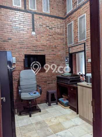Ruko Disewa di Banyumanik, Semarang, LT 97m2 / LB 160m2 Ruko Disewa di Banyumanik, Semarang, LT 97m2 / LB 160m2