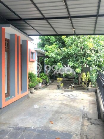 Dijual Rumah 5 Kamar Lokasi Strategis Nyaman dan Strategis di Rungkut Dijual Rumah 5 Kamar Lokasi Strategis Nyaman dan Strategis di Rungkut