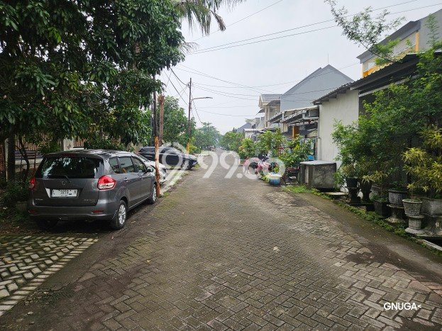 Dijual Rumah Premium dengan Fasilitas Sekitar Lengkap di Wonocolo, Surabaya Dijual Rumah Premium dengan Fasilitas Sekitar Lengkap di Wonocolo, Surabaya