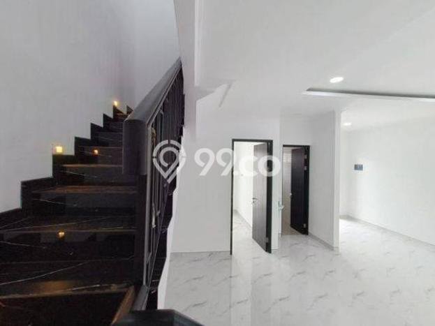 Rumah Berkualitas , Surabaya, LT 129m2m² Bangunan 170m2m² Rumah Berkualitas , Surabaya, LT 129m2m² Bangunan 170m2m²