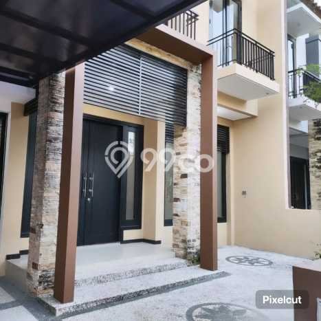 Rumah Mewah LB 250m2 Siap Pakai Desain Elegan di Kertajaya, Surabaya Rumah Mewah LB 250m2 Siap Pakai Desain Elegan di Kertajaya, Surabaya