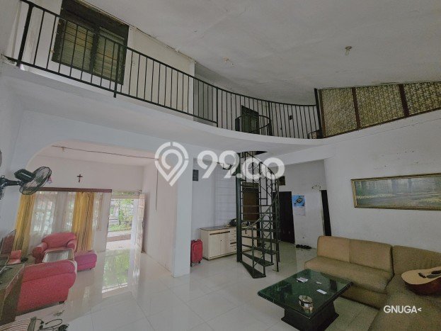 Dijual Rumah Premium dengan Fasilitas Sekitar Lengkap di Wonocolo, Surabaya Dijual Rumah Premium dengan Fasilitas Sekitar Lengkap di Wonocolo, Surabaya