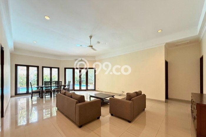 Jual Rumah Luas Elegan Dengan View Eksklusif di Kemang, Jakarta Selatan Jual Rumah Luas Elegan Dengan View Eksklusif di Kemang, Jakarta Selatan