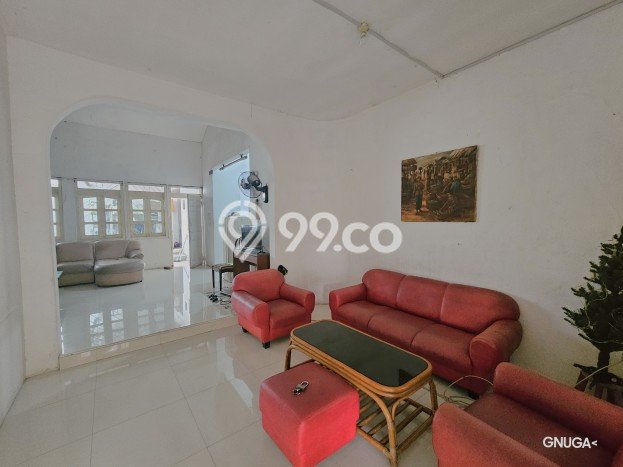 Dijual Rumah Premium dengan Fasilitas Sekitar Lengkap di Wonocolo, Surabaya Dijual Rumah Premium dengan Fasilitas Sekitar Lengkap di Wonocolo, Surabaya