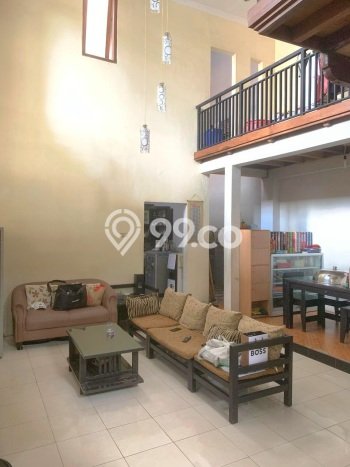 Dijual Rumah 5 Kamar Lokasi Strategis Nyaman dan Strategis di Rungkut Dijual Rumah 5 Kamar Lokasi Strategis Nyaman dan Strategis di Rungkut