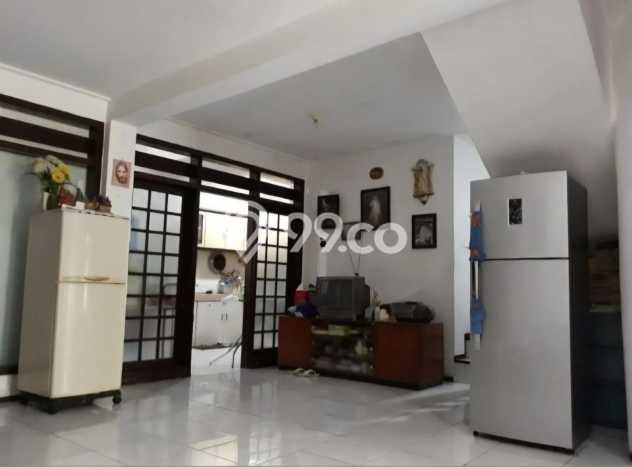 Lokasi terbaik! Rumah siap pakai disewakan di Wonocolo LB 267m2 Lokasi terbaik! Rumah siap pakai disewakan di Wonocolo LB 267m2