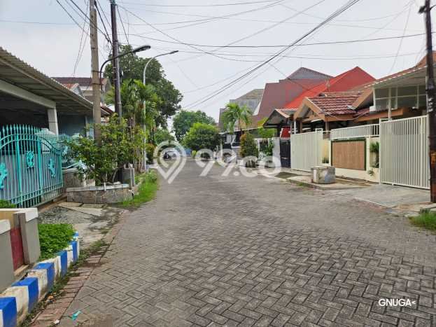 Dijual Rumah Premium dengan Fasilitas Sekitar Lengkap di Wonocolo, Surabaya Dijual Rumah Premium dengan Fasilitas Sekitar Lengkap di Wonocolo, Surabaya