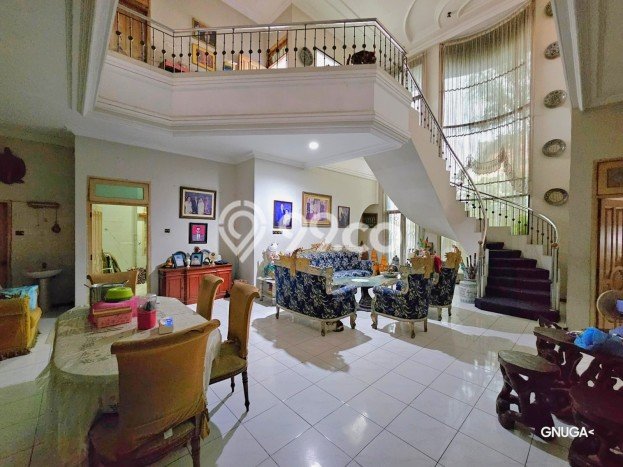 For Sale! Luxury House LT 325m2 Desain Modern di Jemursari For Sale! Luxury House LT 325m2 Desain Modern di Jemursari