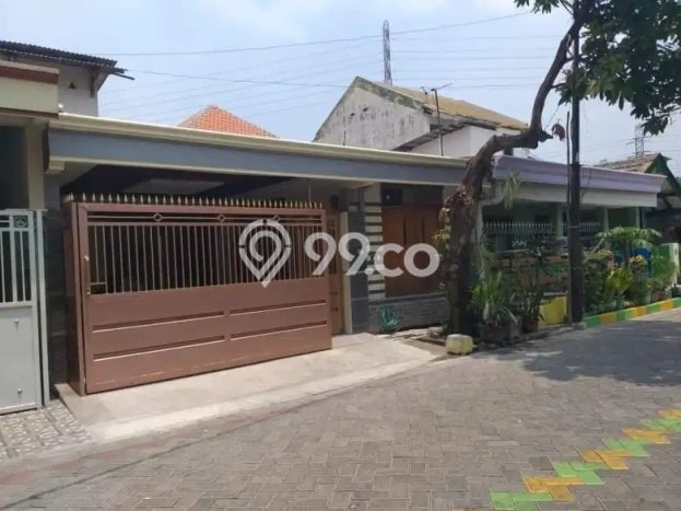 Rumah 4 KT 2 KM LT 105m², Luas Bangunan 105m² di Lakarsantri, Surabaya Rumah 4 KT 2 KM LT 105m², Luas Bangunan 105m² di Lakarsantri, Surabaya